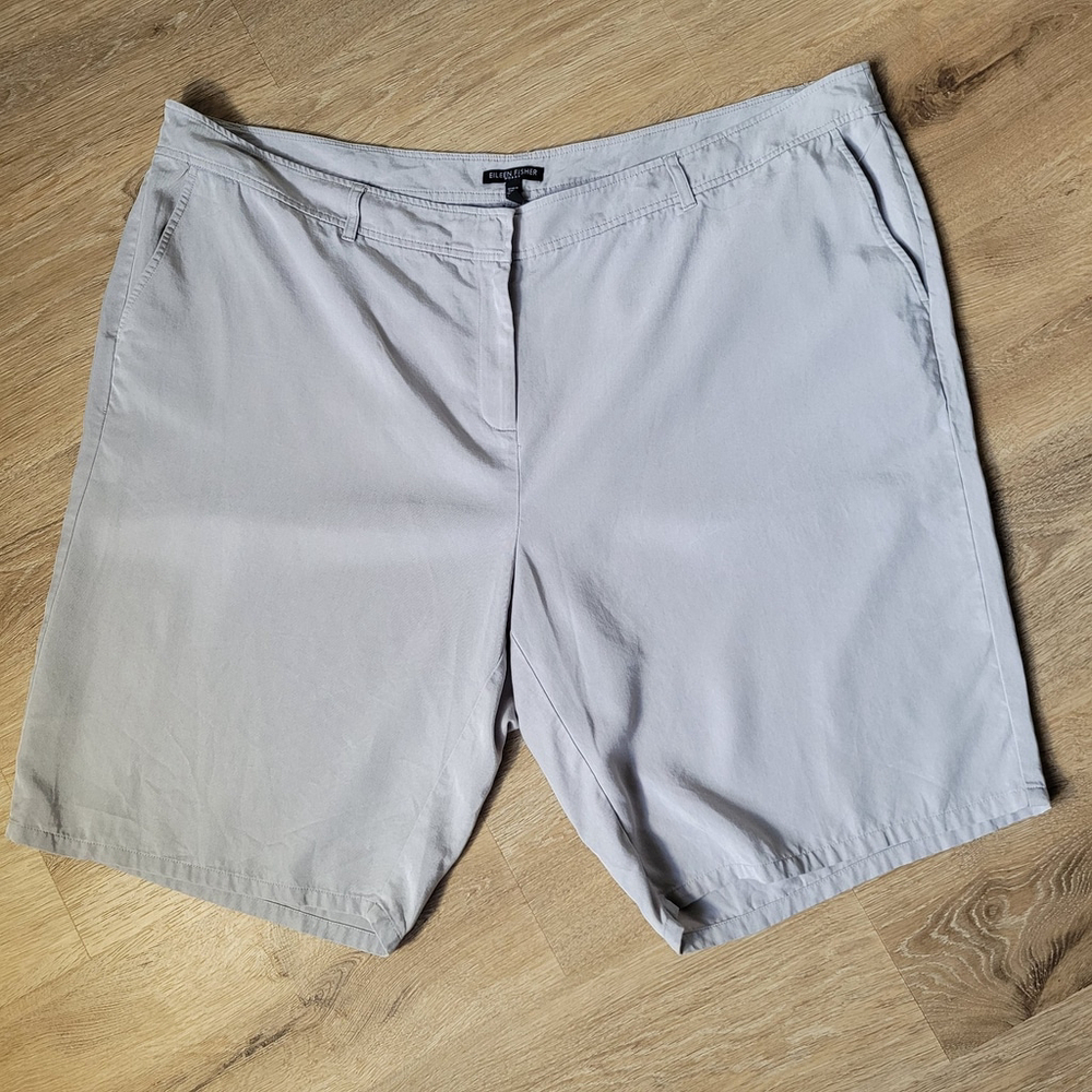 NWOT Eileen Fisher Women's 100% Tencel Tan Gray Shorts 2X Lightweight 4 Pocket
